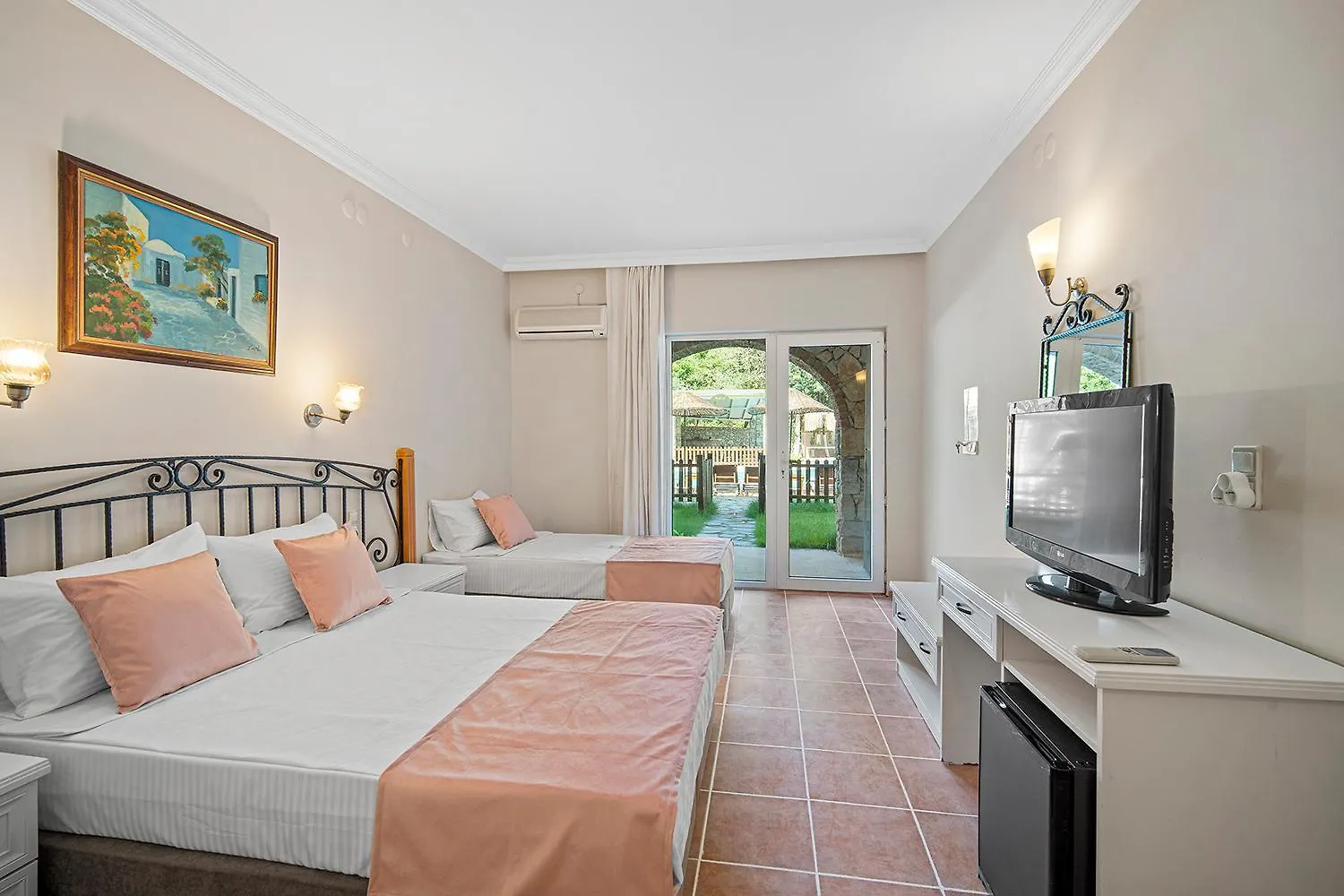 Alados Otel Turgutkoy Oda ve Kahvaltı