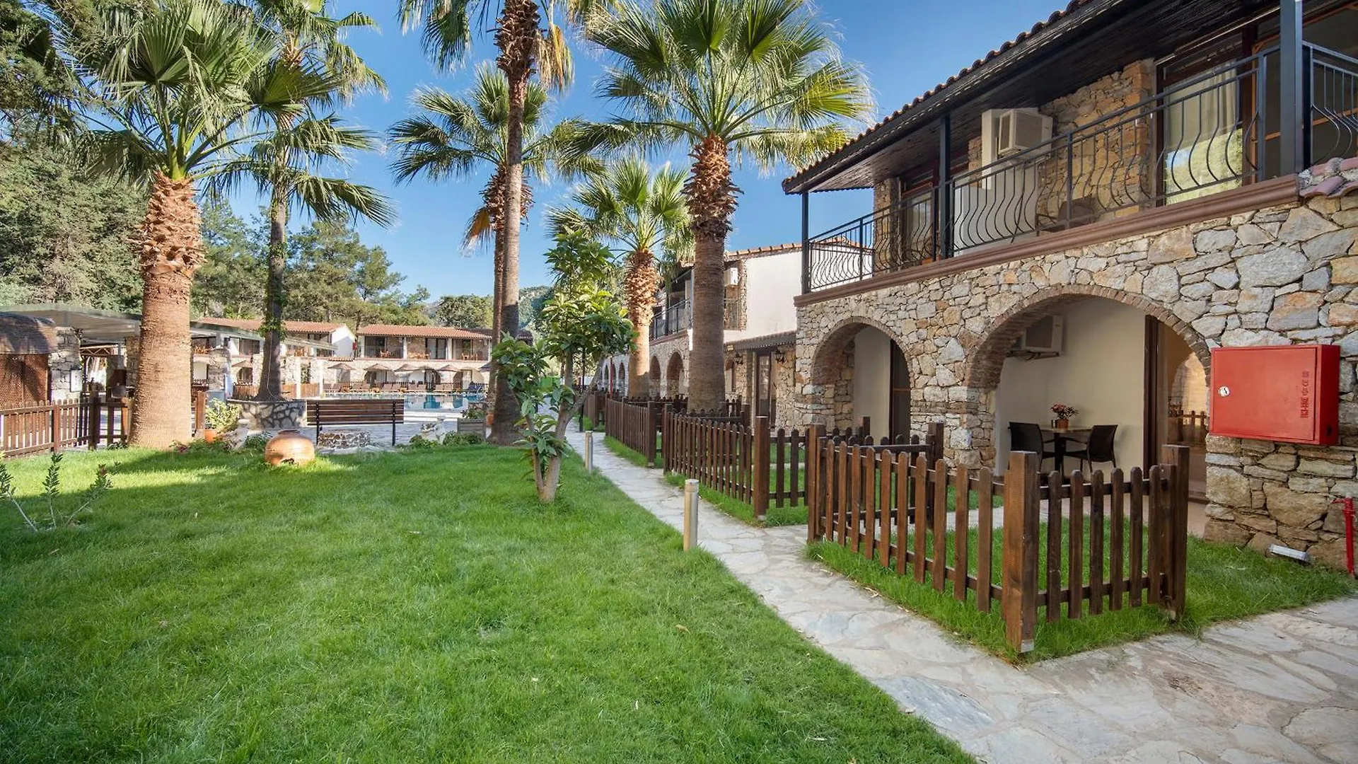 Alados Otel Turgutkoy 2*,