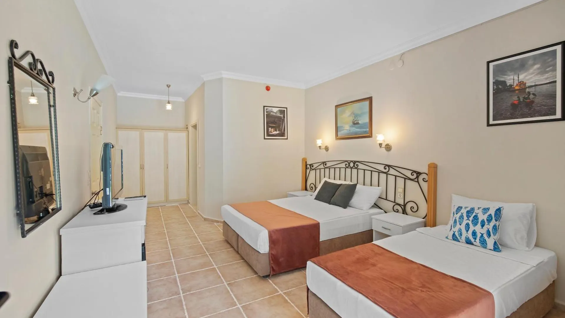 Alados Otel Turgutkoy Türkiye
