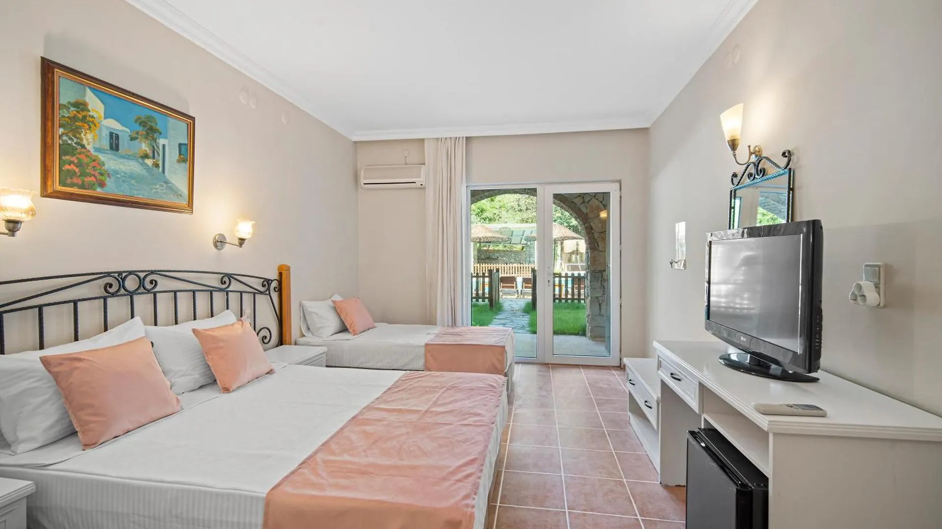 Alados Otel Turgutkoy Oda ve Kahvaltı