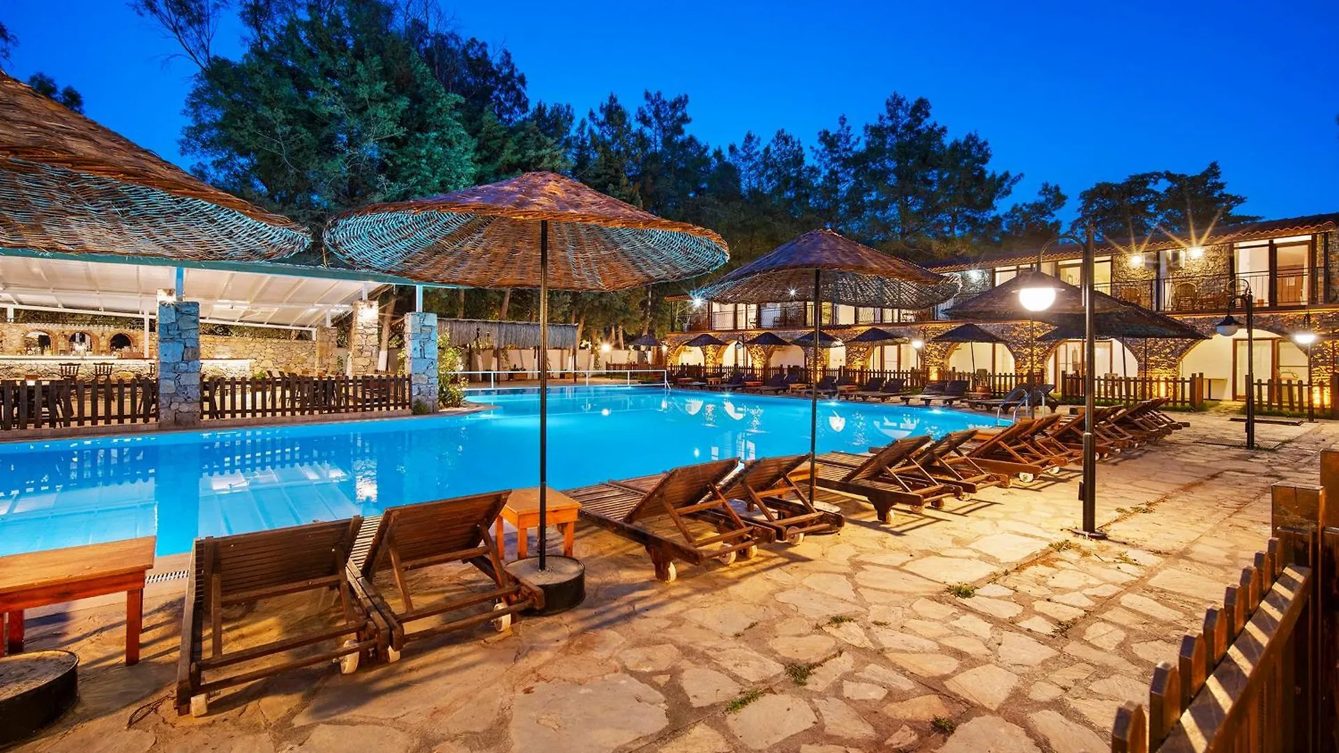 Alados Otel Turgutkoy