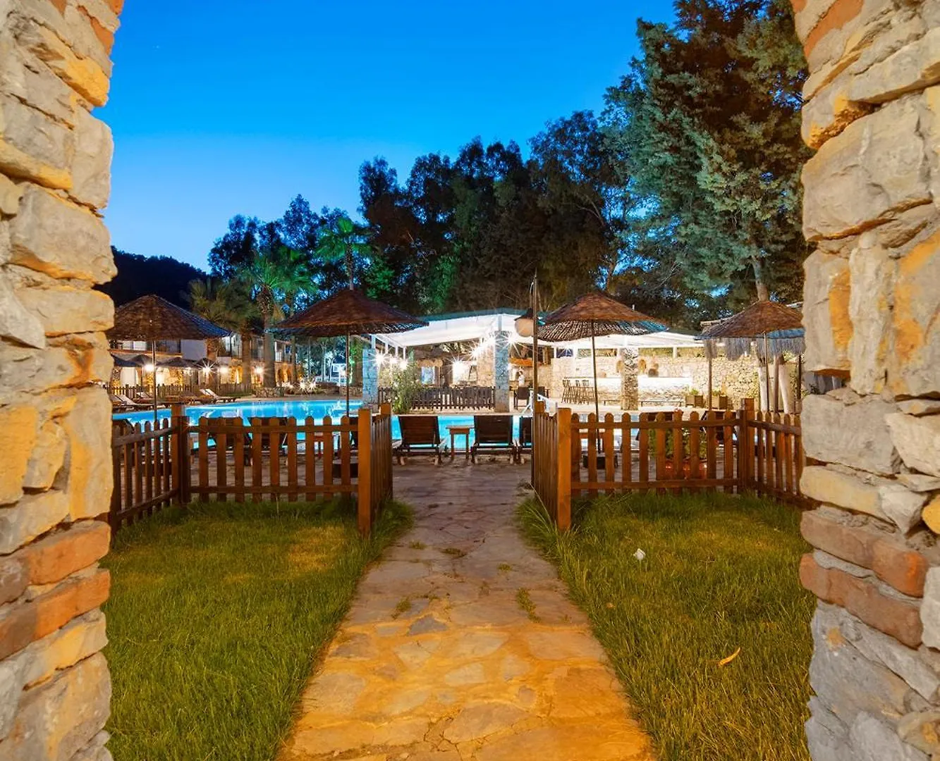 Alados Otel Turgutkoy 2*,