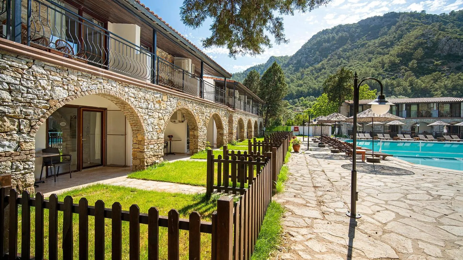 Alados Otel Turgutkoy