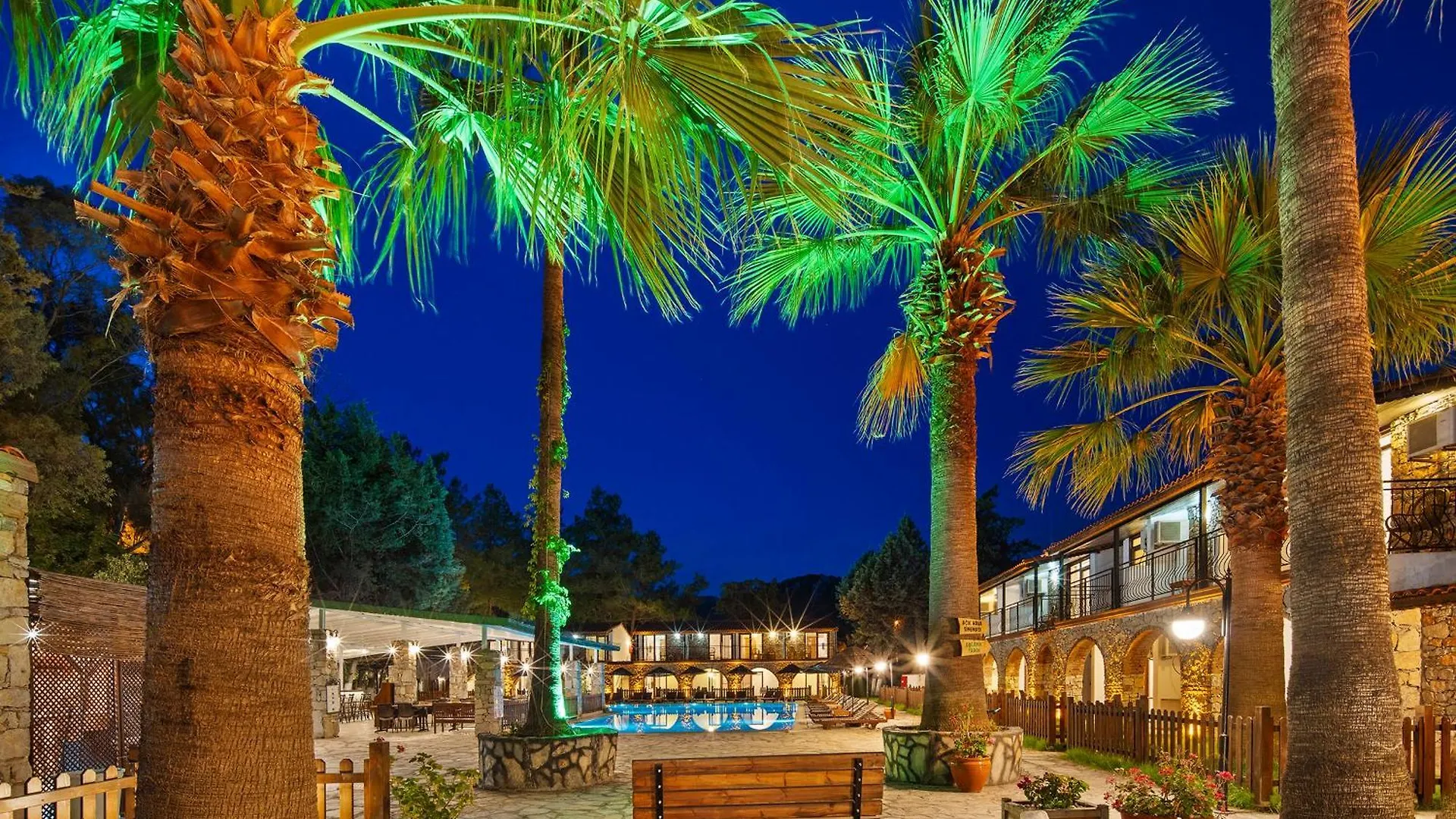 Alados Otel Turgutkoy