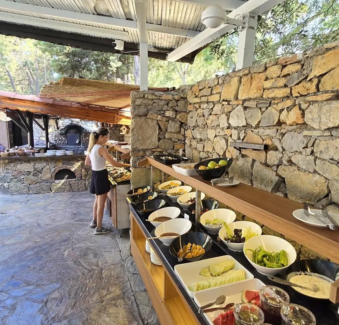 Oda ve Kahvaltı Alados Otel Turgutkoy